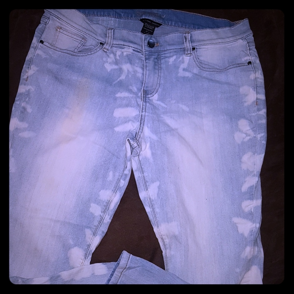 Low rise NY & Co. Crop jean